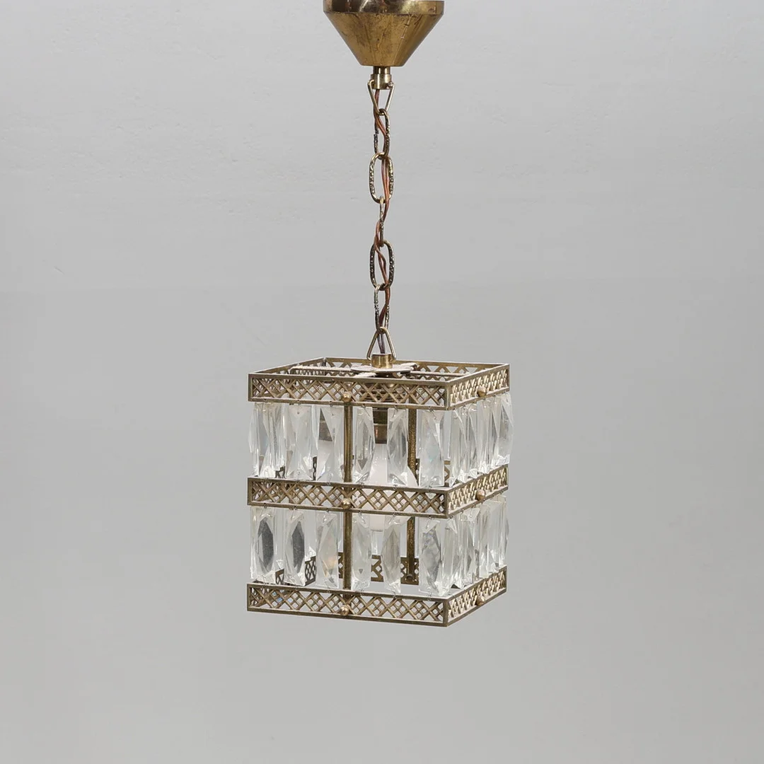 HALLAMPA MED PRISMOR, 1900-tal. — Ceiling lights — Gomér & Andersson Jönköping