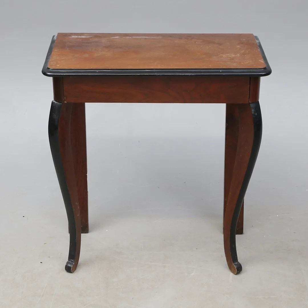 KONSOLBORD, 1800-tal. — Tables — Kalmar Auktionsverk