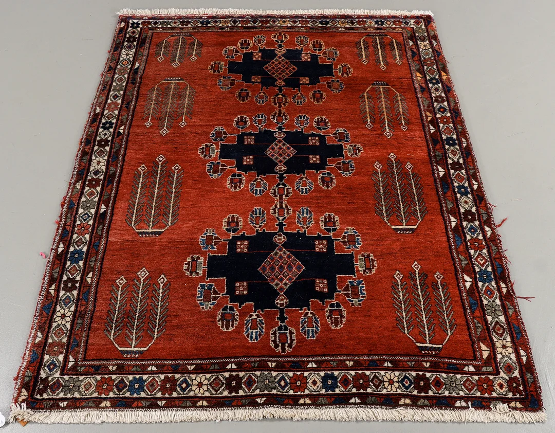 MATTA Afshar, 195x142 cm. — Persian Carpets & Textiles — Karlstad Hammarö Auktionsverk