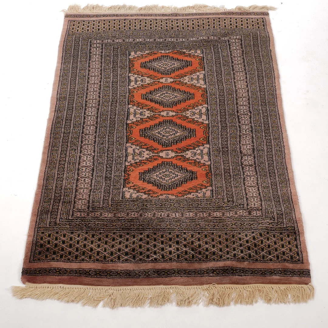 MATTA, Bokhara, 95x154 cm. — Oriental Carpets & Textiles — Auktionsfirma Kenneth Svensson i Kalmar