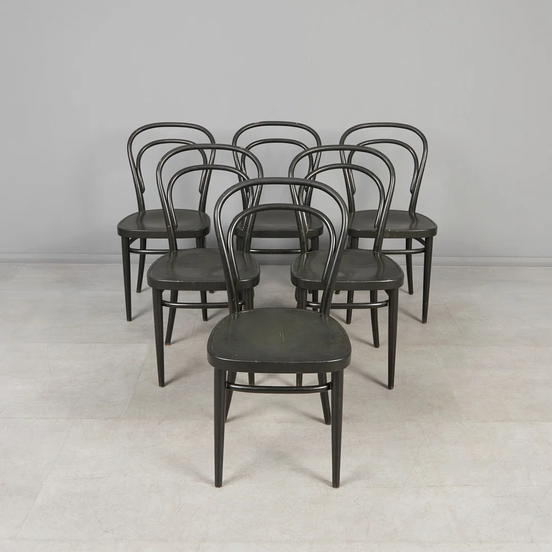 THONET. Set Kaffeehausstühle, Bugholz, Entwurf 1859, Deutschland. (6). — Armchairs & Chairs — Stockholms Auktionsverk Köln