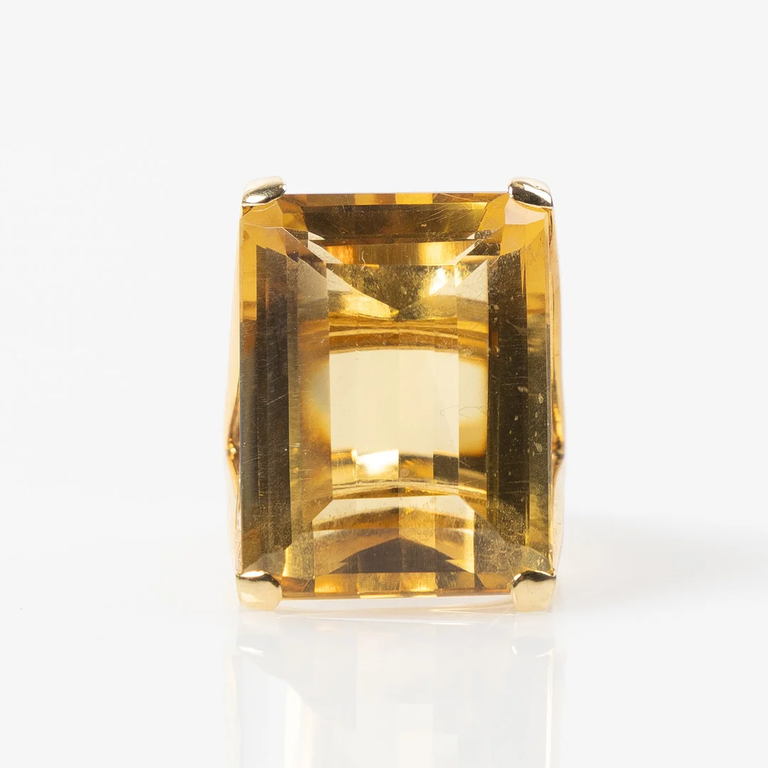 BUCHERER, ring, 18K guld med citrin. — Rings — Stockholms Auktionsverk Helsingborg