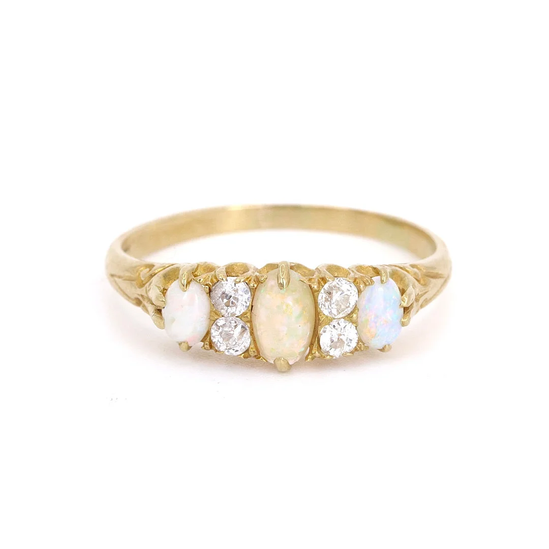 18CT GOLD OPAL AND DIAMOND SET RING. — Rings — Chalkwell Auctions