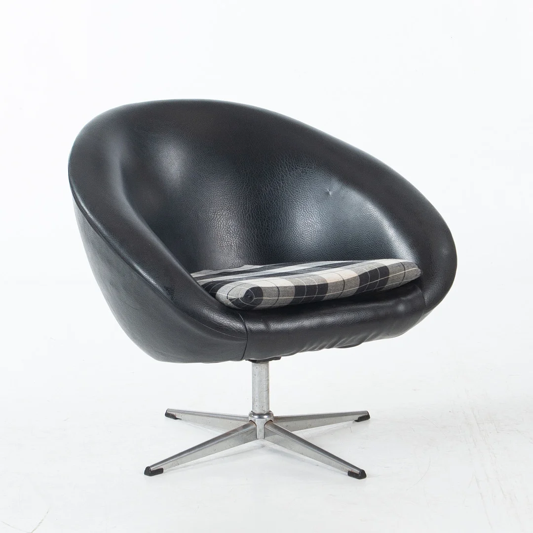 FÅTÖLJ, snurrmodell, 1960/70-tal. — Armchairs & Chairs — Laholms Auktionskammare