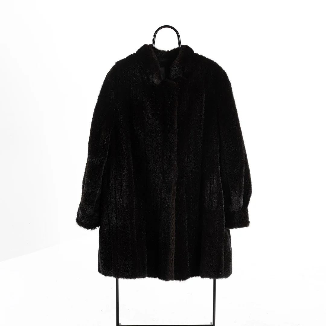 DAMKAPPA. — Vintage & Designer Fashion — Handelslagret Auktionsservice