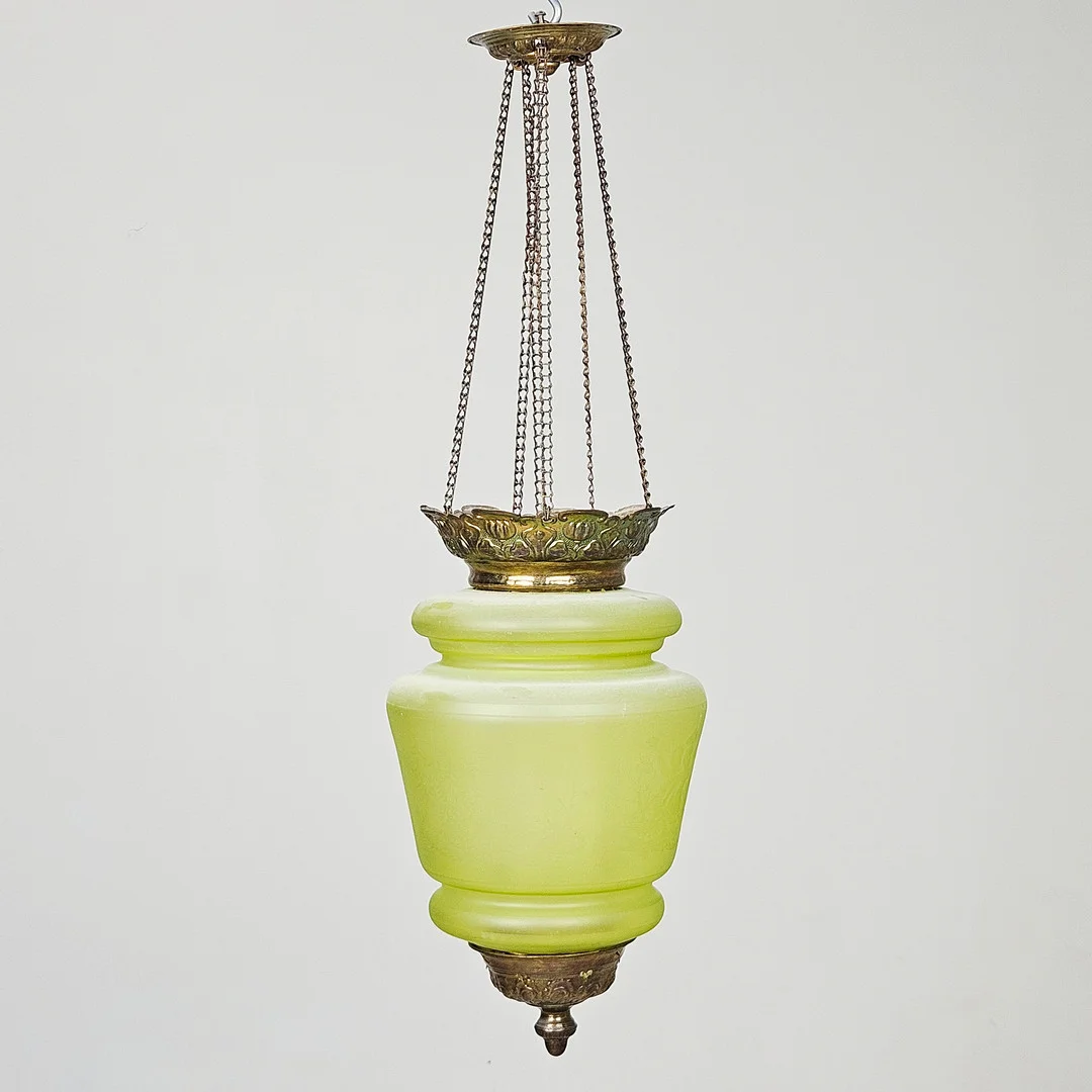 MÅNSKENSAMPEL, glas, omkring år 1900, höjd exklusive kedjor ca. 40 cm. — Wall Lights — Auktionshuset Thörner & Ek