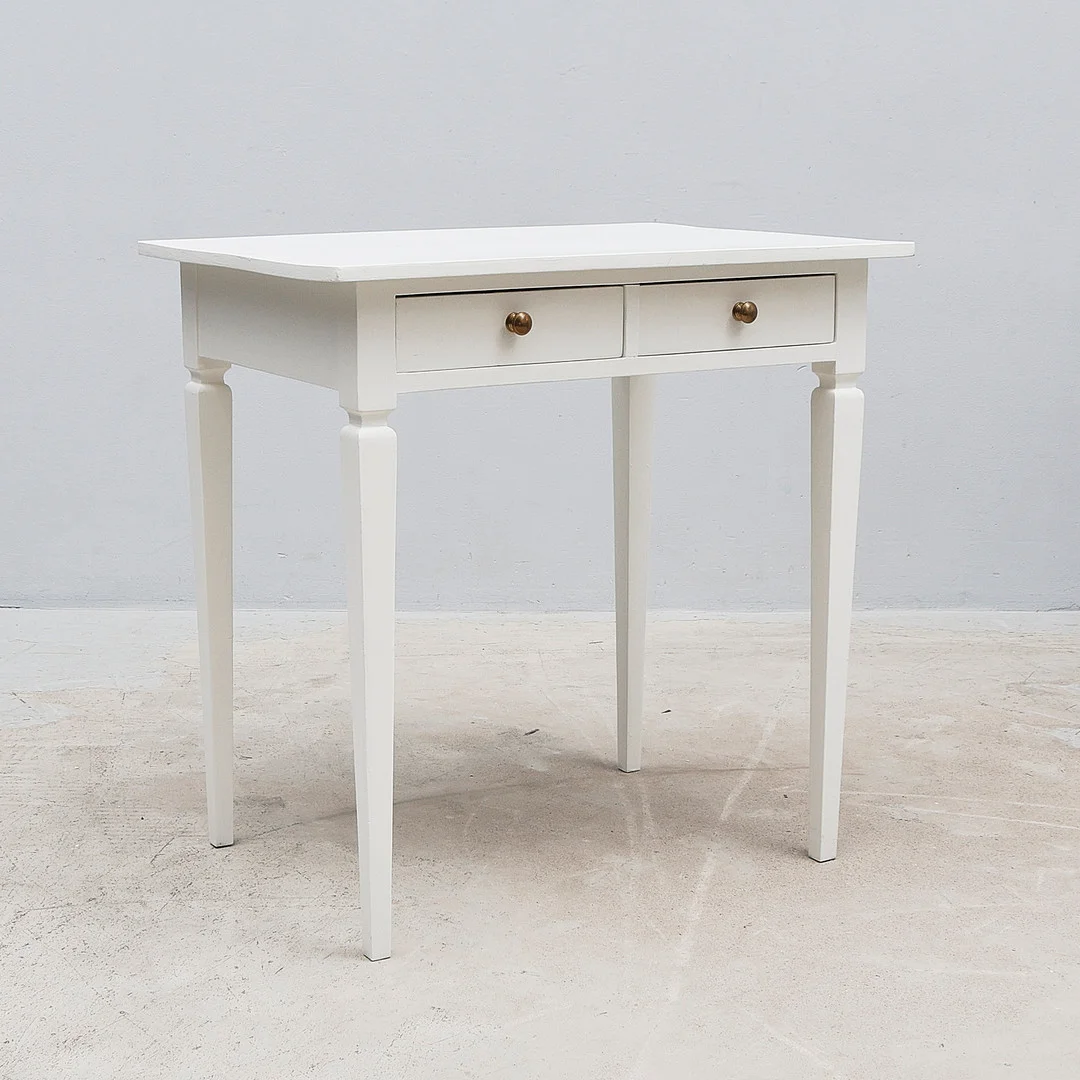 SKRIVBORD, Vitmålat, 1900-tal. — Tables — Metropol Auktioner