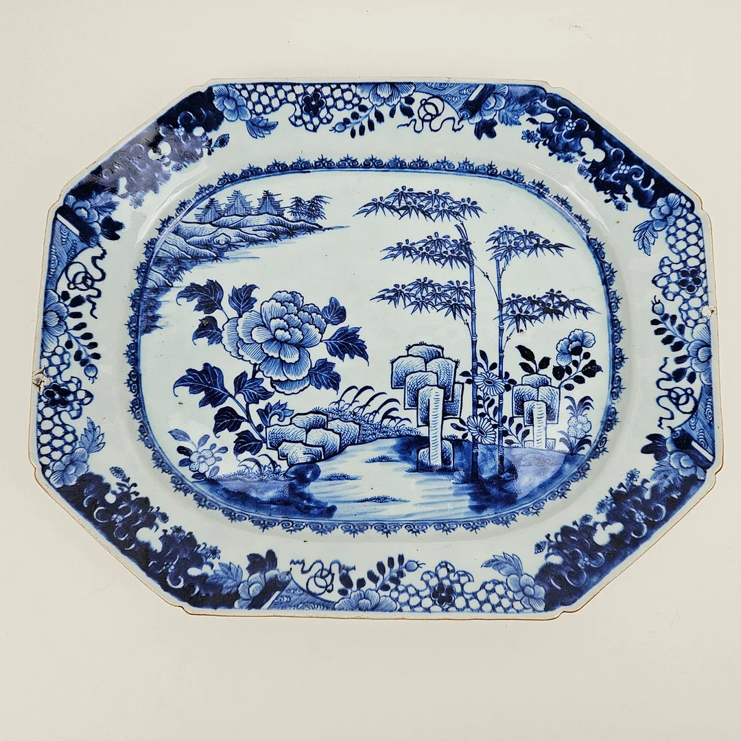 STEKFAT, porslin, Kina. — Oriental — Auktionshuset Thörner & Ek