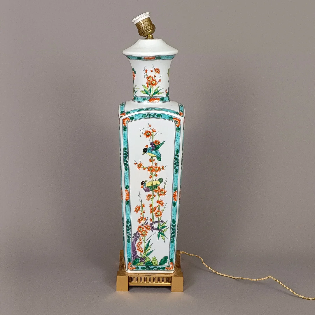 LAMPENFUSS - BALUSTERVASE, CHINA. — Ceramics & Porcelain — Auktionshaus Blank