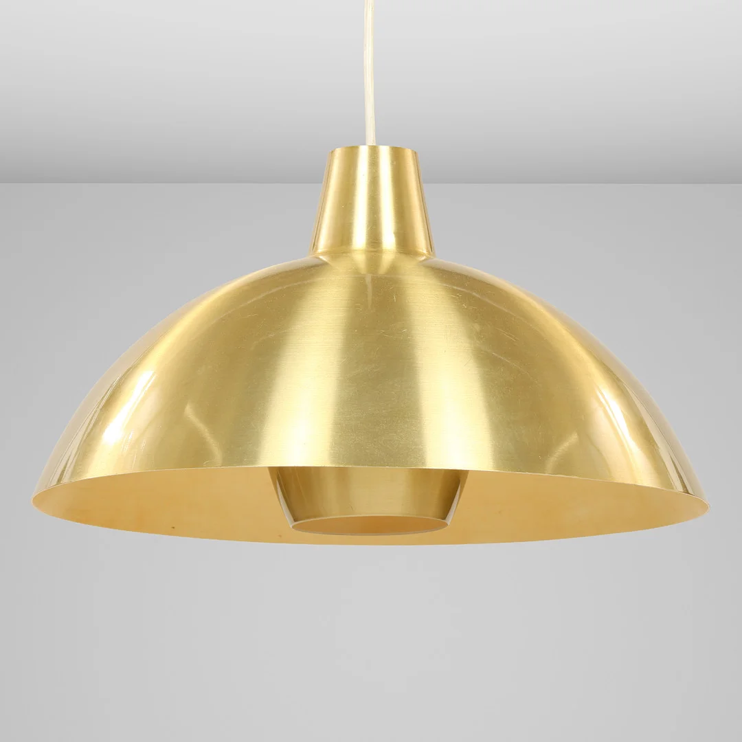 LYFA: Pendel af guldfarvet og hvidlakeret aluminium, model "Opus", Danmark, 1960/70'erne. — Ceiling lights — Palsgaard Kunstauktioner
