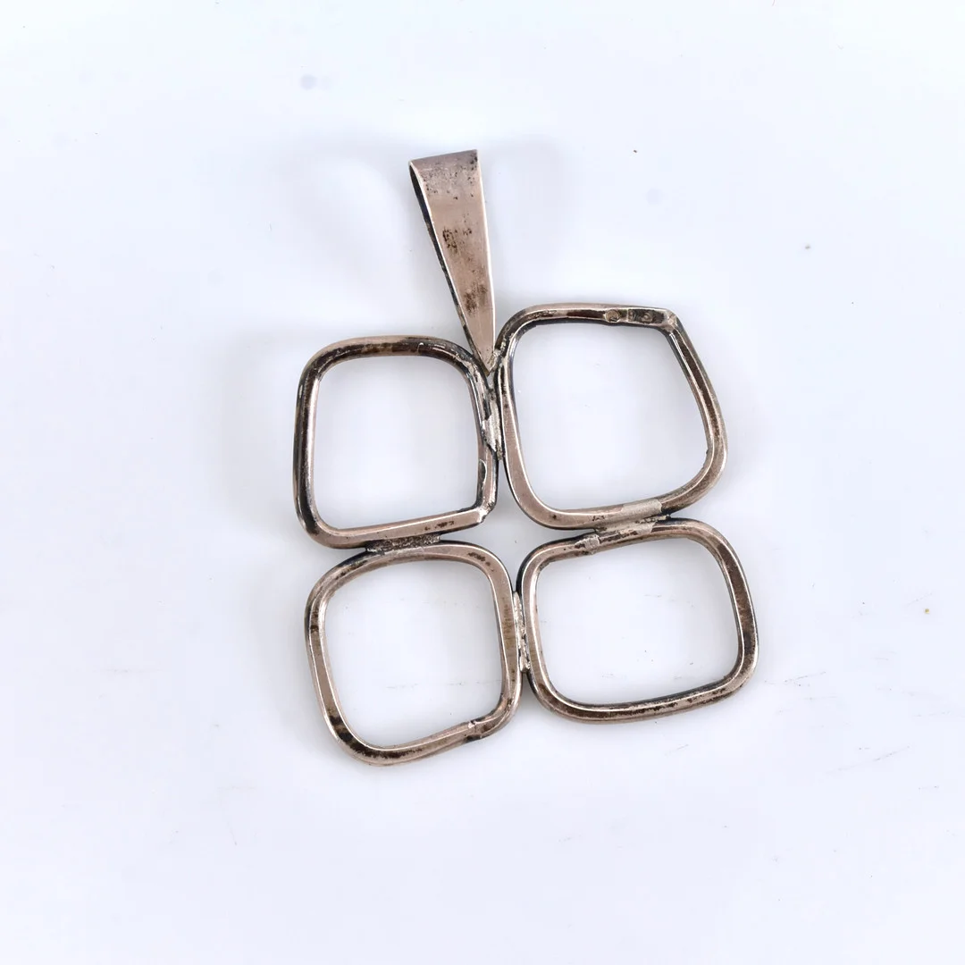 STORT HÄNGE, silver, Göteborg. — Brooches & Pendants — Halmstads Auktionskammare