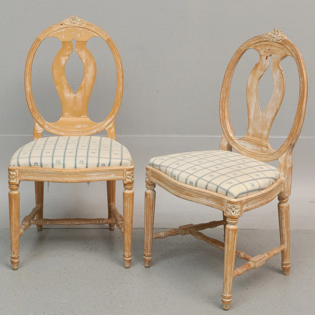 STOLAR, 2 st, "Svenska modellen", Gustaviansk stil, 1900-tal. — Armchairs & Chairs — Ekenbergs Auktioner