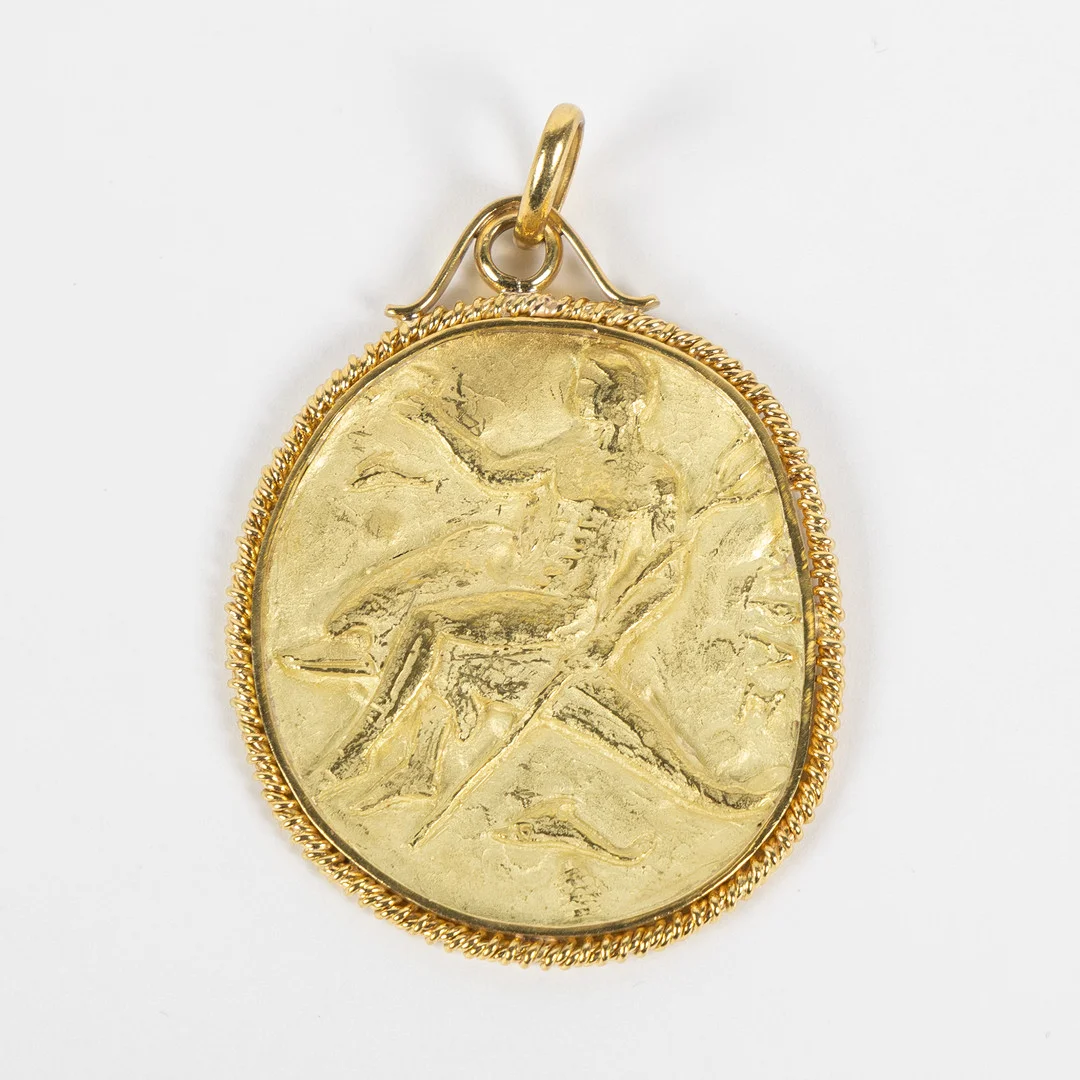 HÄNGE, Grekland, 18K guld, motiv med Poseidon. — Brooches & Pendants — Stockholms Auktionsverk Helsingborg