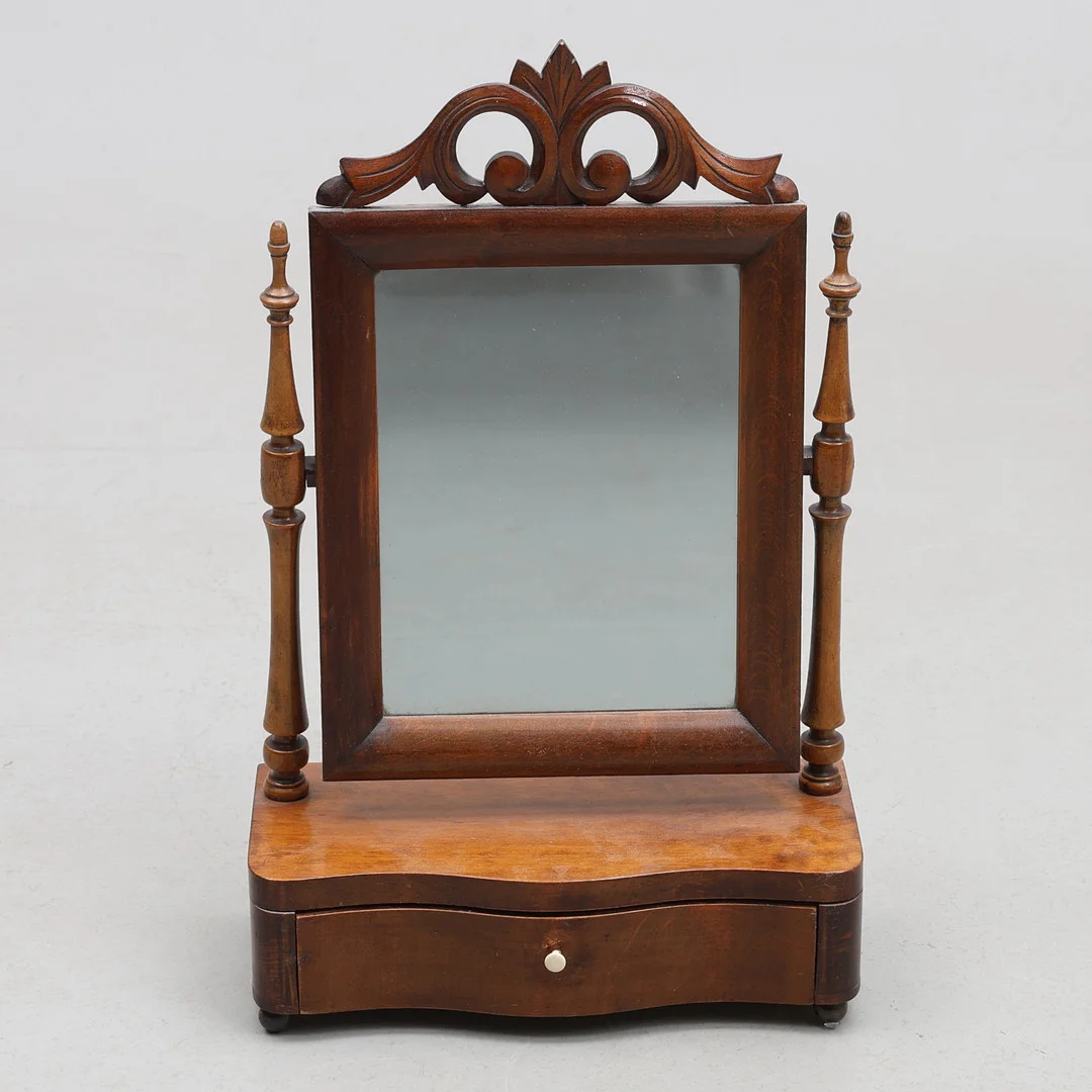 PIGTITTARE, från sekelskiftet 1900. — Mirrors — Gomér & Andersson Jönköping