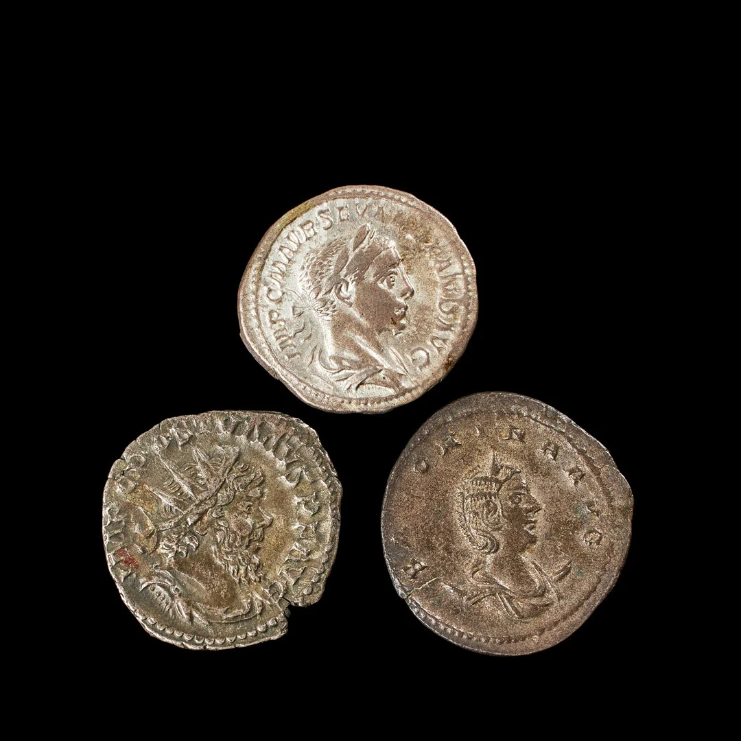 SILVERMYNT, 3 st Severus Alexander 222-235, denarius, Valerianus II, billon antoninianus, Postumus, antoninianus, billon präglad 55-58. — Coins & Banknotes — Stockholms Auktionsverk Sickla