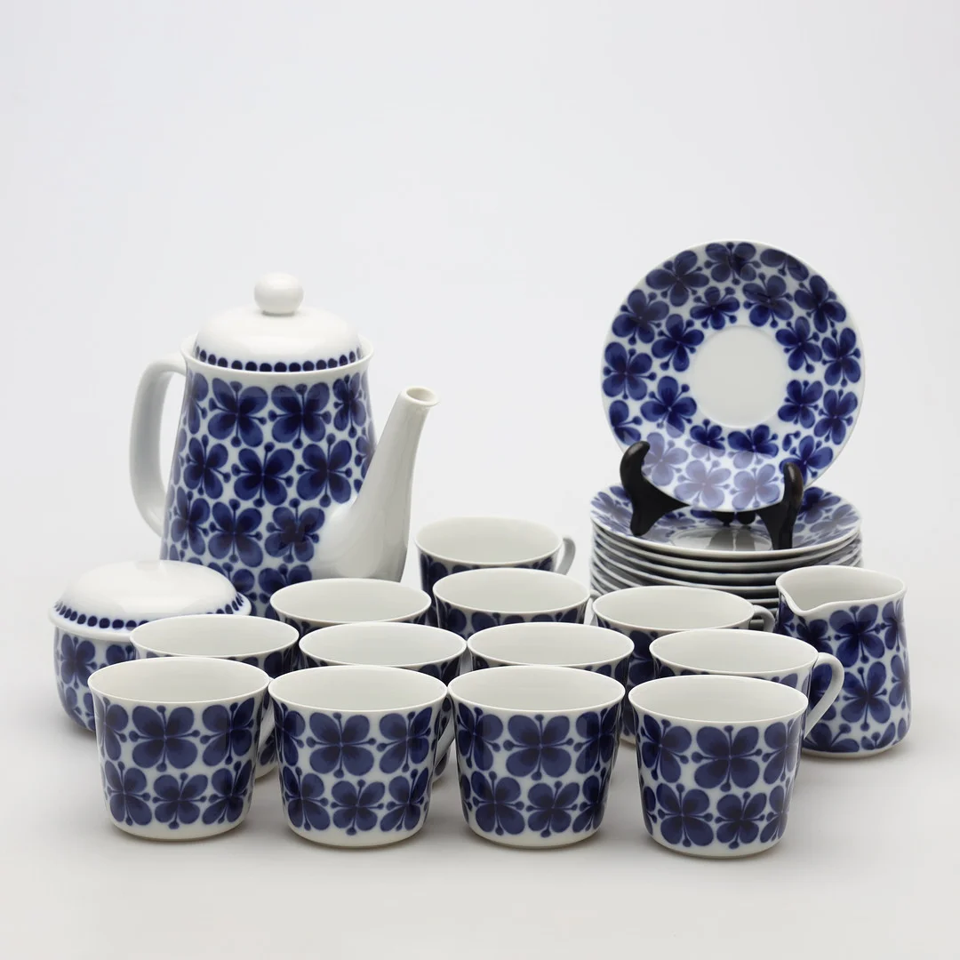 MARIANNE WESTMAN. KAFFESERVIS, 27 delar, porslin, "Mon Amie", Rörstrand. — Tableware — Borås Auktionshall