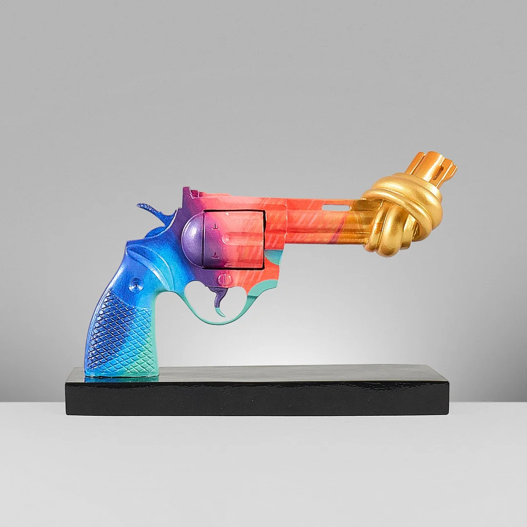 CARL FREDRIK REUTERSWÄRD. SKULPTUR, Non Violence, Avicii, Tim Bergling Foundation, numrerad 44/4999. — Other collectables — Metropol Auktioner
