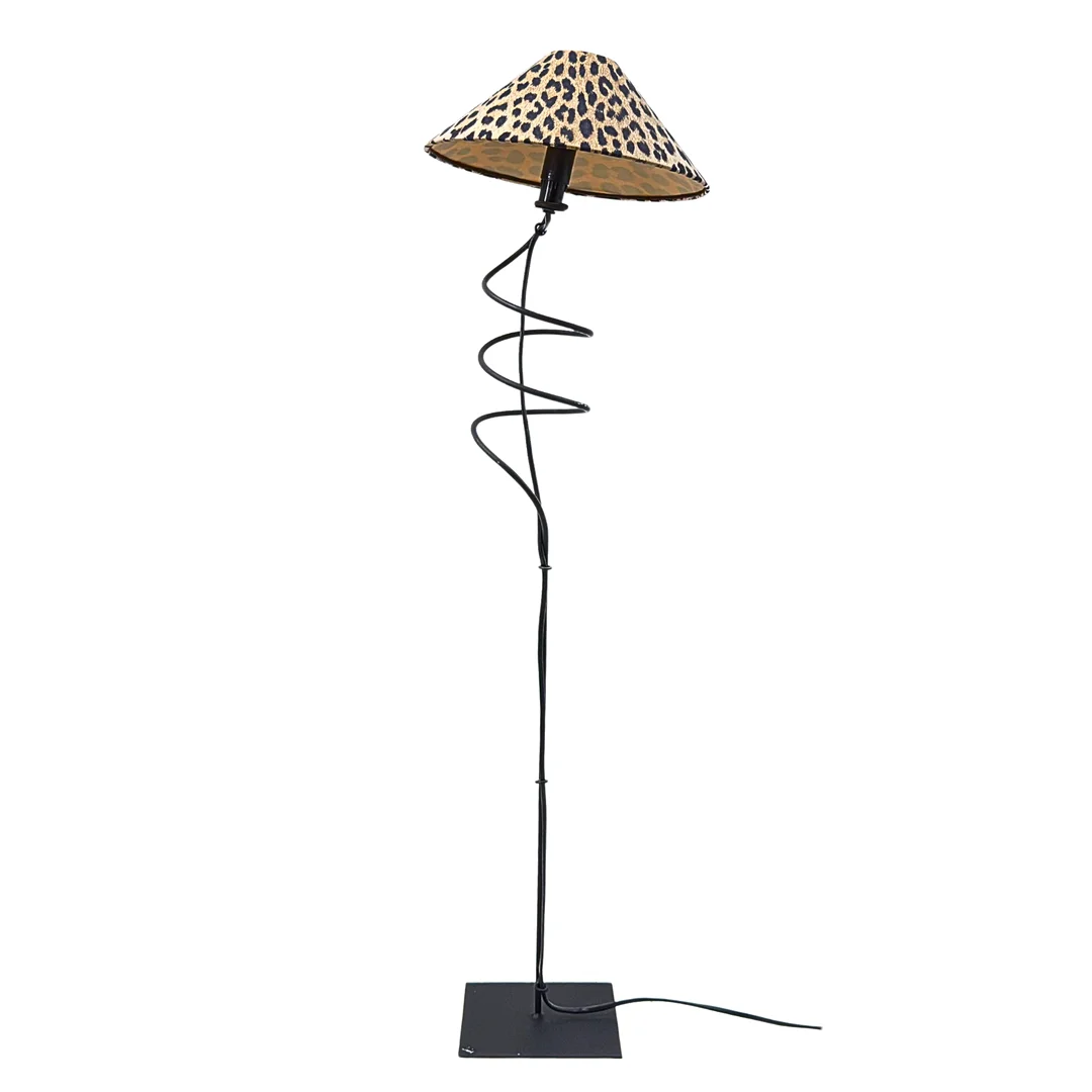 LIENY. DESIGNER-STEHLAMPE - LAMPENSCHIRM MIT LEOPARDENMUSTER. — Floor lights — Auktionshaus Stuber's Hammerschlag