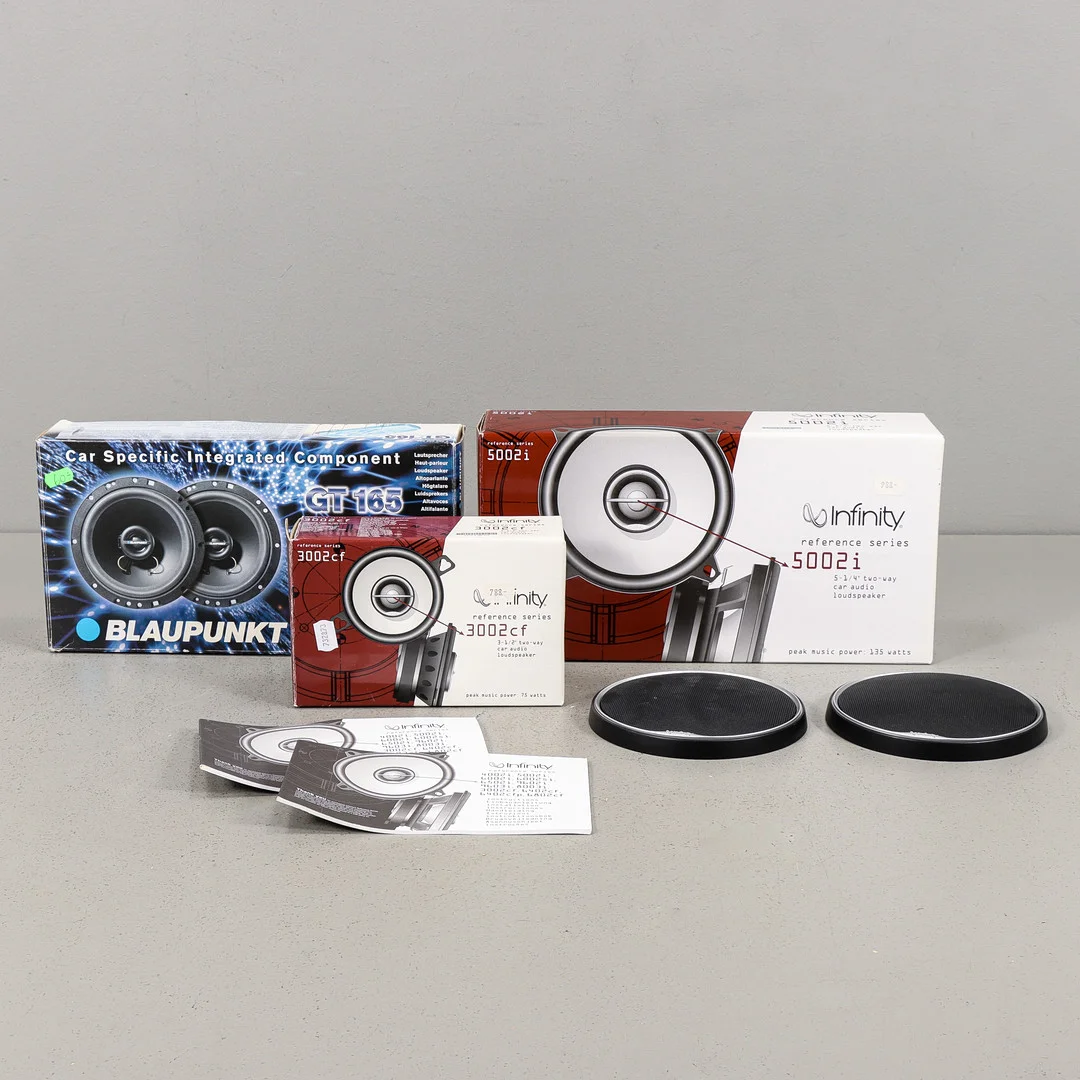 BILHÖGTALARE Infinity & Blaupunkt, 2000-tal. — Modern consumer electronics — Karlstad Hammarö Auktionsverk