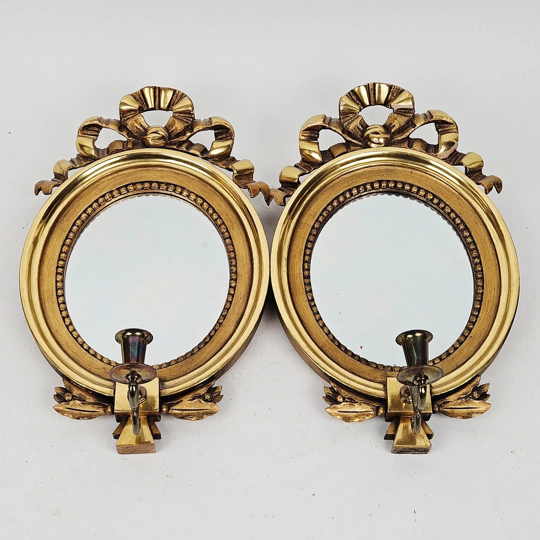 SPEGELLAMPETTER, ett par, gustaviansk stil, 1900-tal. — Mirrors — Auktionshuset Thörner & Ek