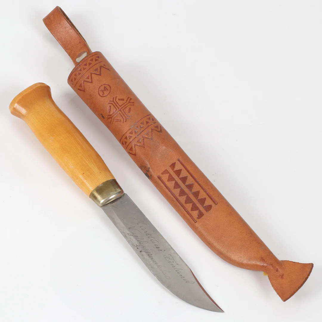 J MARTTIINI. Kniv, Finland, sent 1900-tal. — Edged weapons — Stadsauktion Sundsvall