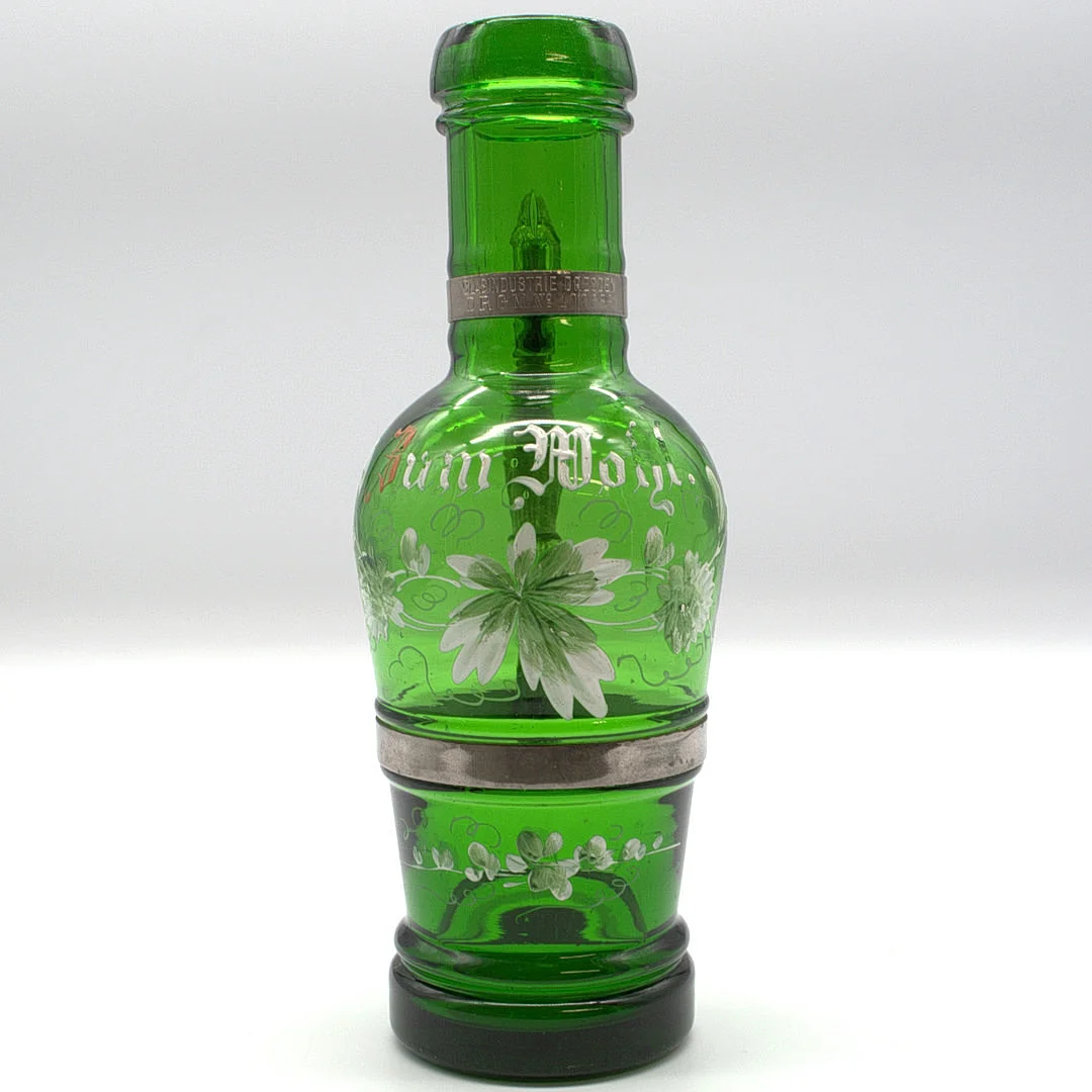 GLASINDUSTRIE DRESDEN. DEUTSCHLAND, GLAS-/ZINNFLASCHE MIT FEINER EMAIL MALEREI, FRÜHES 20. JAHRHUNDERT. — Art glass — Kunst- und Auktionshaus Kleinhenz