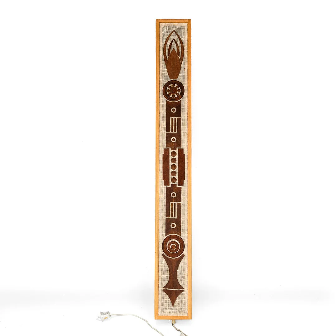 Vägglampa, Furu, Textil. — Wall Lights — Norrlands Auktionsverk
