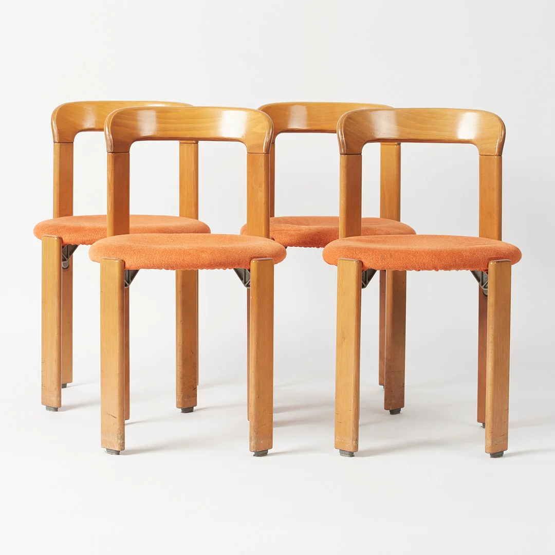 BRUNO REY. Kusch & Co. Set Stühle / Esszimmerstühle, Modell 'Rey Chair 33', Buche, Textil, Entwurf 1971, Deutschland. (4). — Armchairs & Chairs — Stockholms Auktionsverk Köln