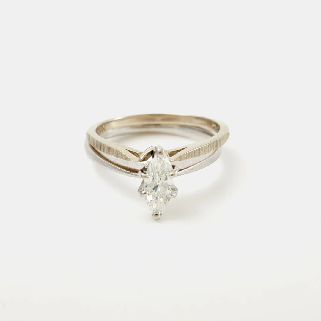 RINGAR, 2 st, 14 k vitguld, den ena ringen med 1 marquiseslipad diamant, ca 0,50 ct, kvalitet G-H(TW-W)/VS. — Rings — Stockholms Auktionsverk Sickla