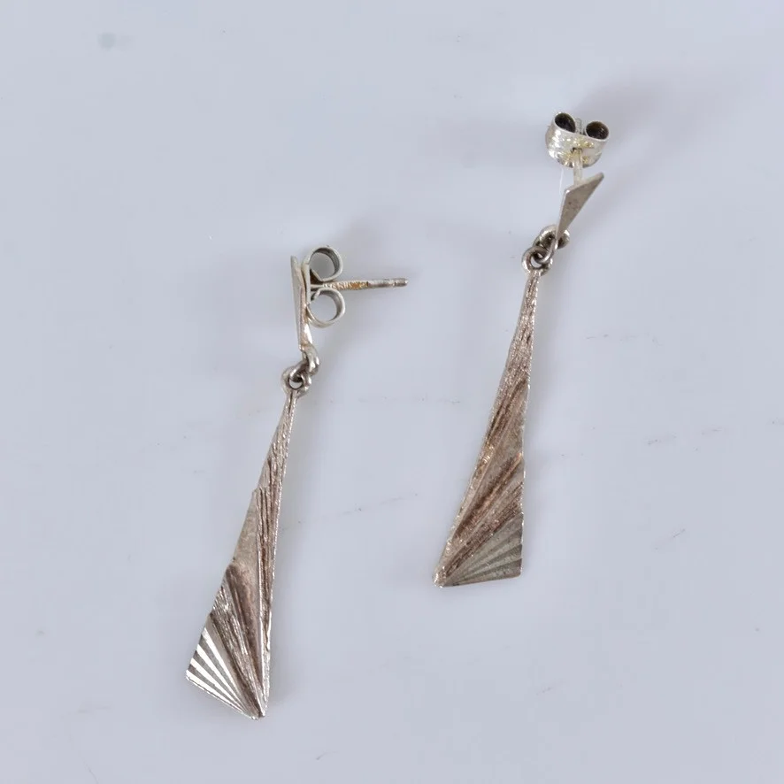 ÖRHÄNGEN, ett par, sterlingsilver, Svenskt Guldsmide AB Stockholm. — Earrings — Halmstads Auktionskammare