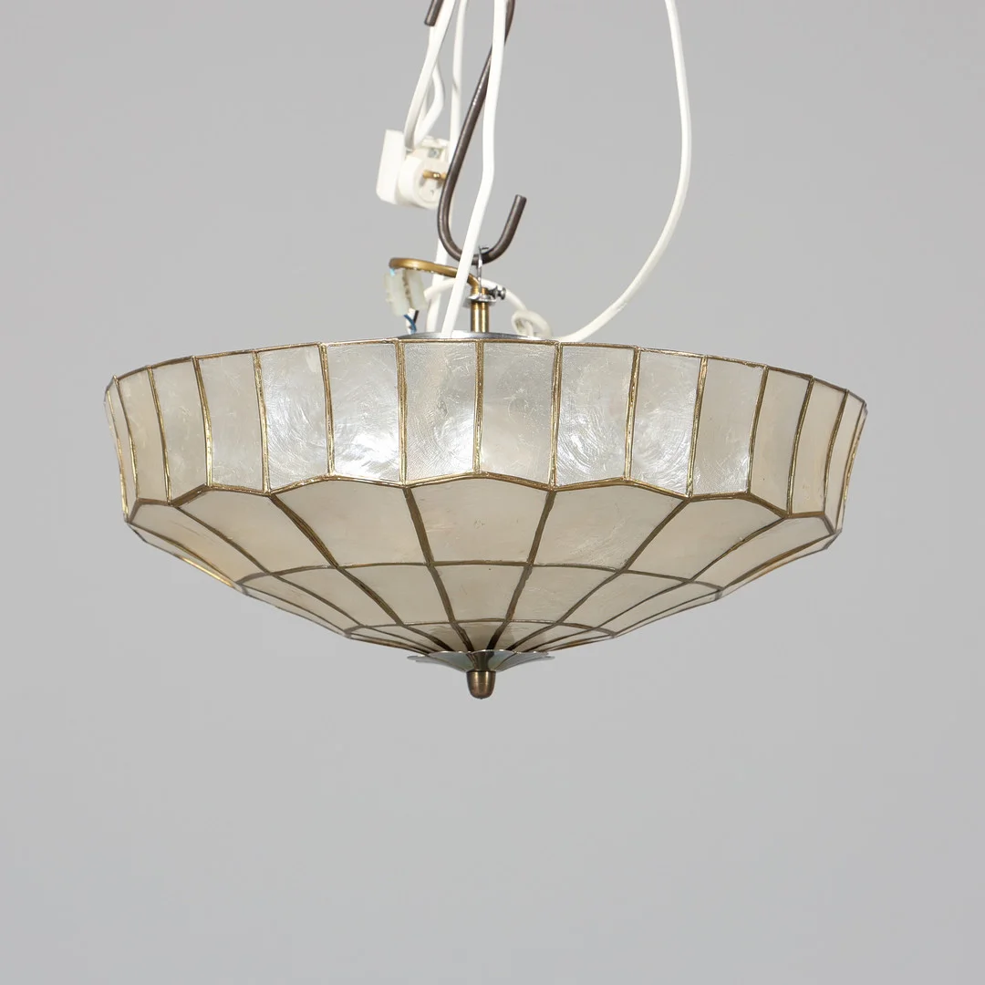 TAKLAMPA, Snäckskal, 1900-tal, Ståks armatur AB, Typ CL 600. — Ceiling lights — Borås Auktionshall