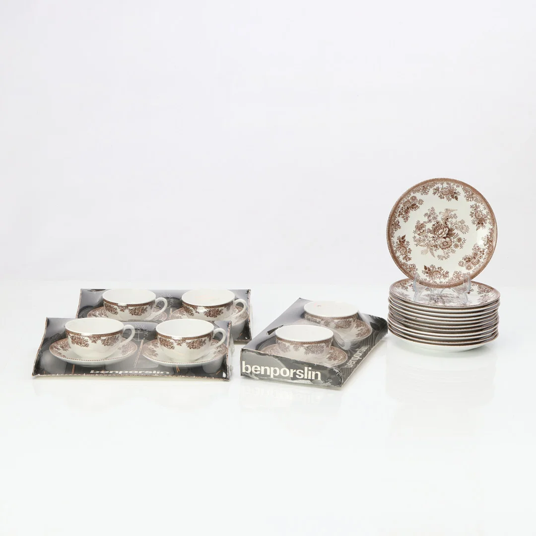 SERVISDELAR, 18 ST. Porslin. "Brun fasan", Gustavsberg. — Tableware — Skånes Auktionsverk