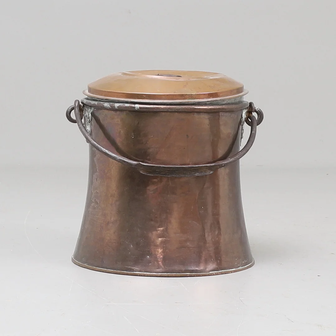 HINK med lock, koppar, 1800-tal. — Pewter, Brass & Copper — RA Auktionsverket Norrköping