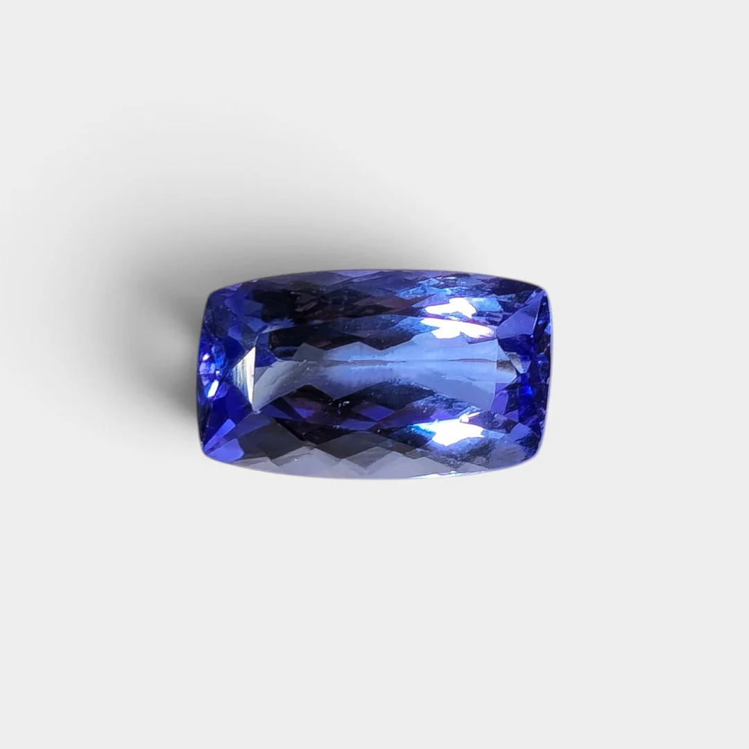 Tanzanita 2,52 CT en talla cojín. — Gemstones — Barcelona Auctions