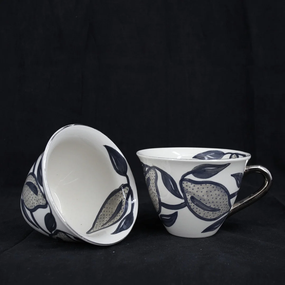 KERSTIN TILLBERG. Temuggar, 2 stycken, glaserad keramik, signerade. — Ceramics & Porcelain — Höganäs Auktionsverk
