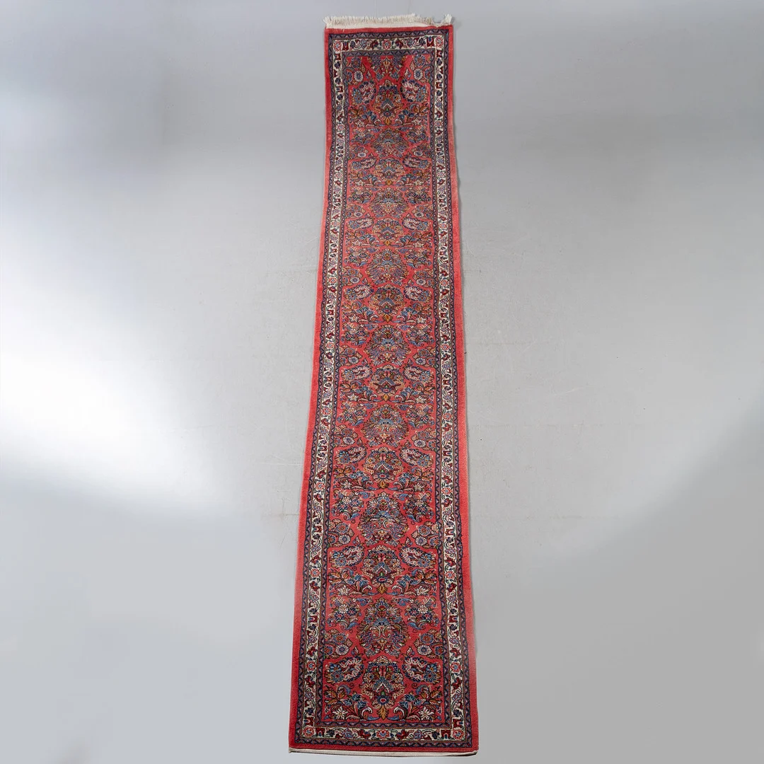 MATTA, handknuten persisk, gallerimatta, 505 x 80 cm, 1900-talets slut. — Persian Carpets & Textiles — Stockholms Auktionsverk Helsingborg