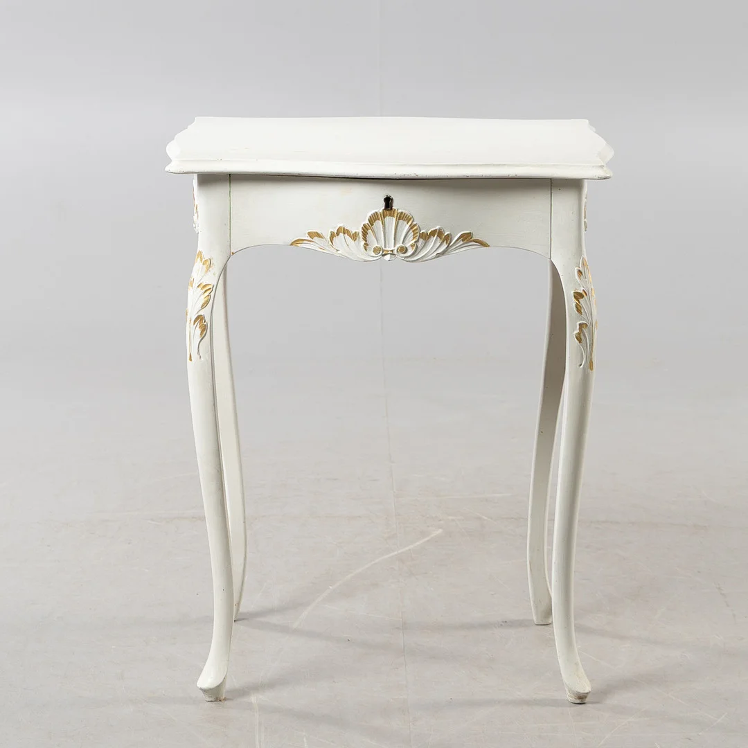 BORD, med låda, nyrokoko, vitmålat trä med bronserade detaljer. — Tables — Stockholms Auktionsverk Helsingborg