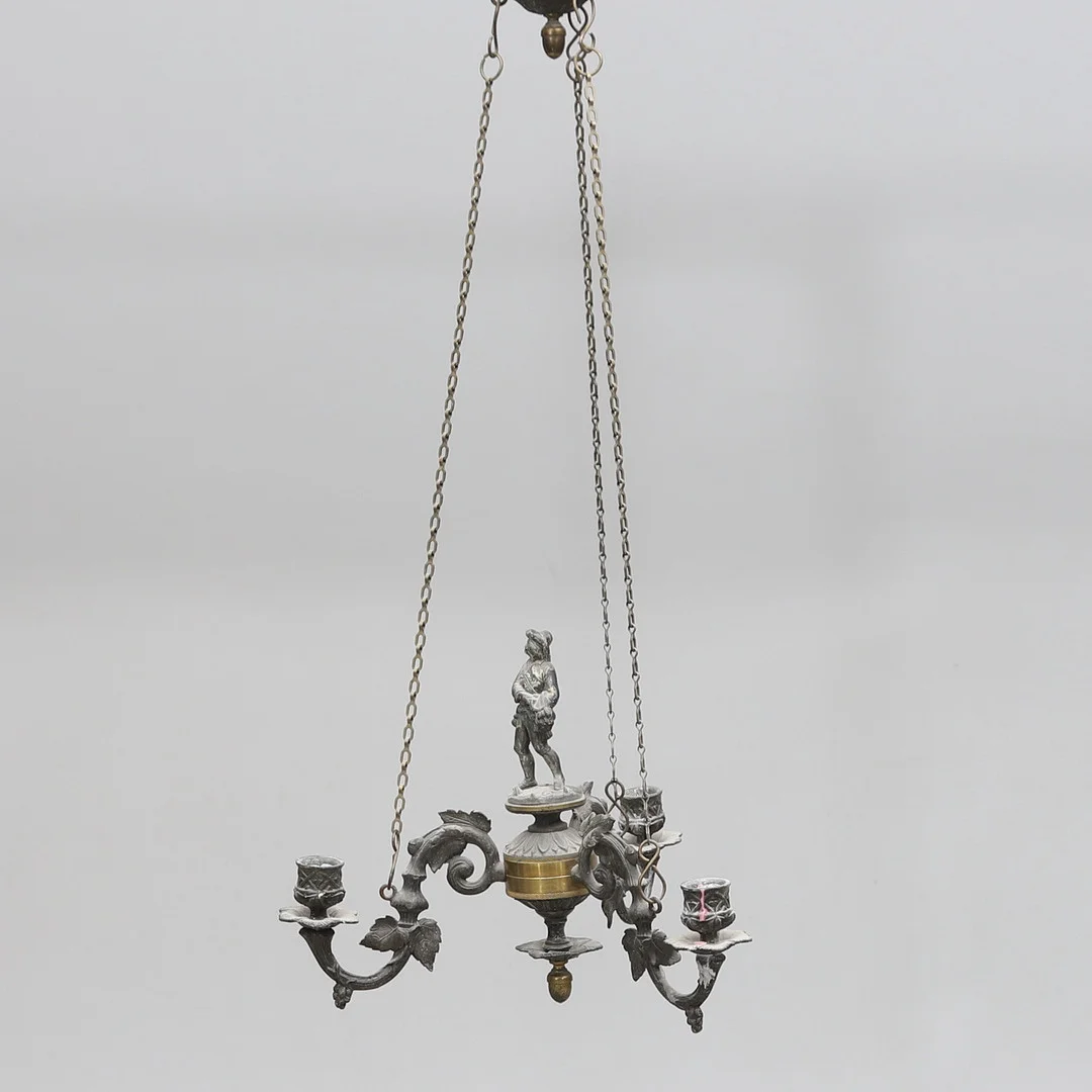 LJUSKRONA, gjutjärn, 1800-tal. — Chandeliers — Gomér & Andersson Norrköping