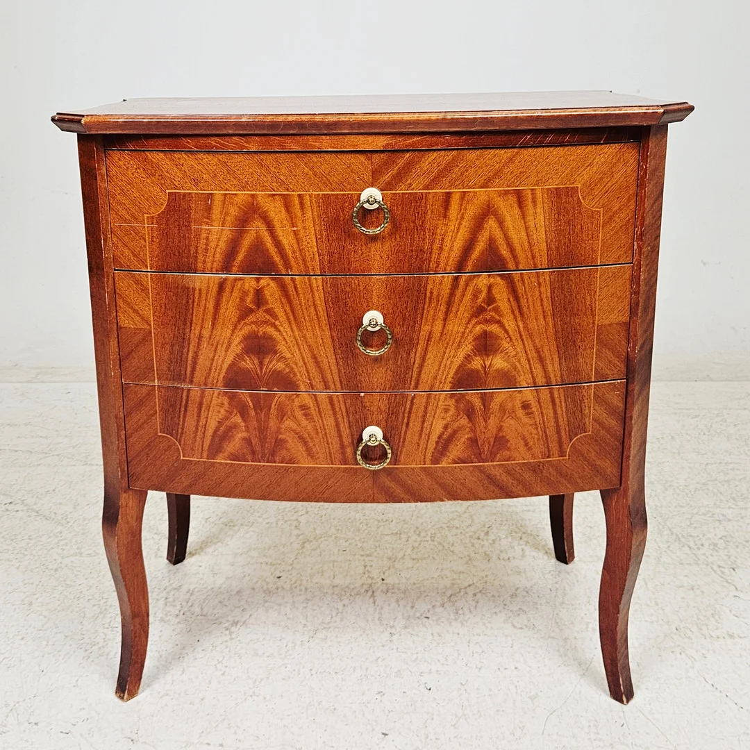BYRÅ, 1940/50-tal. — Chests of drawers — Auktionshuset Thörner & Ek