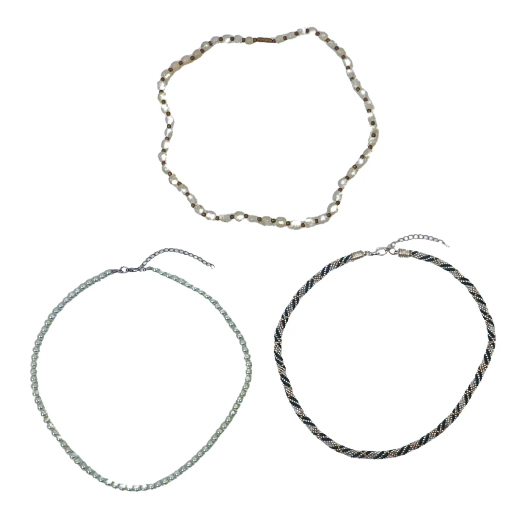 HALSKETTEN-SET AUS PERLEN UND PERLENSTRÄNGEN 3-TEILIG. — Necklace — Auktionshaus Stuber's Hammerschlag