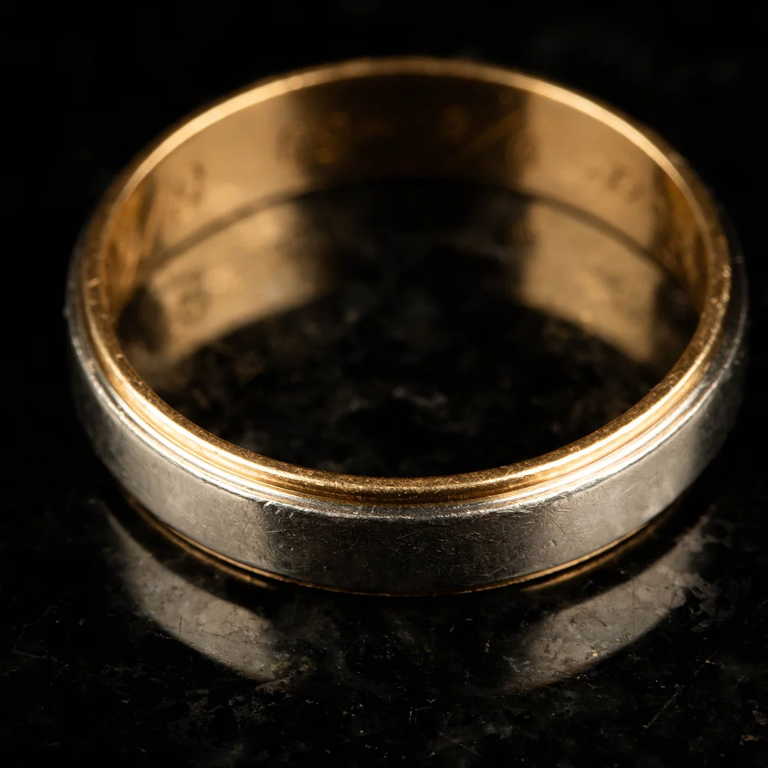 RING, Rött och vitt Guld, 18K, 1900-tal. — Rings — Norrlands Auktionsverk