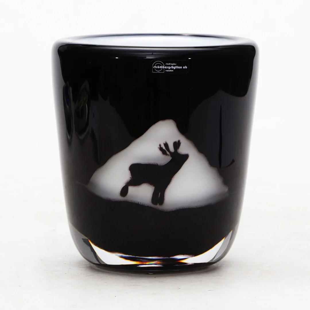 FREDRIK PERSSON. GLASVAS, graal, Studioglas Strömbergshyttan, unik, signerad. — Art glass — Kalmar Auktionsverk
