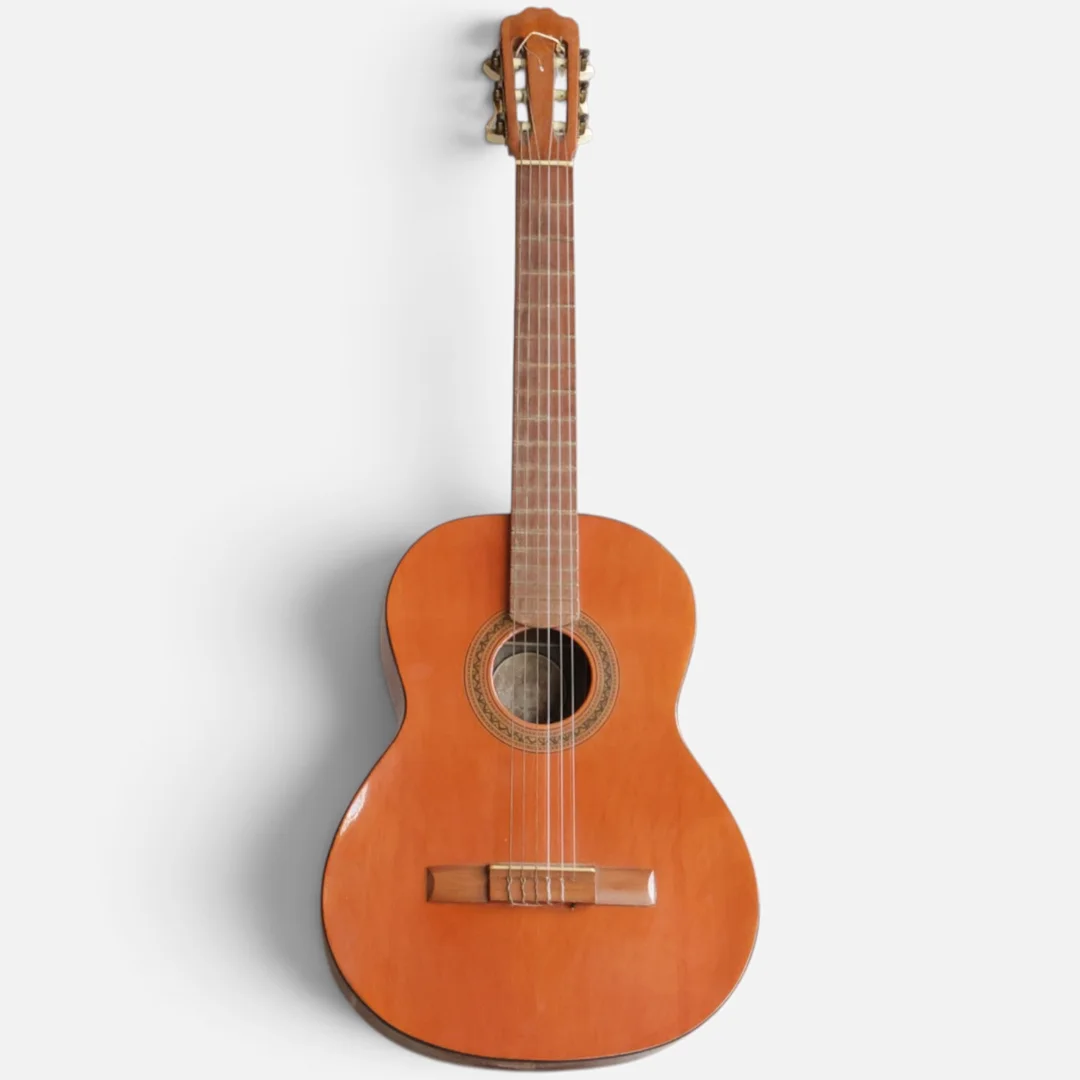 SUSPIRO. Spansk akustisk guitar, Valencia, Spanien. — Musical instruments — Woxholt Auktionshus