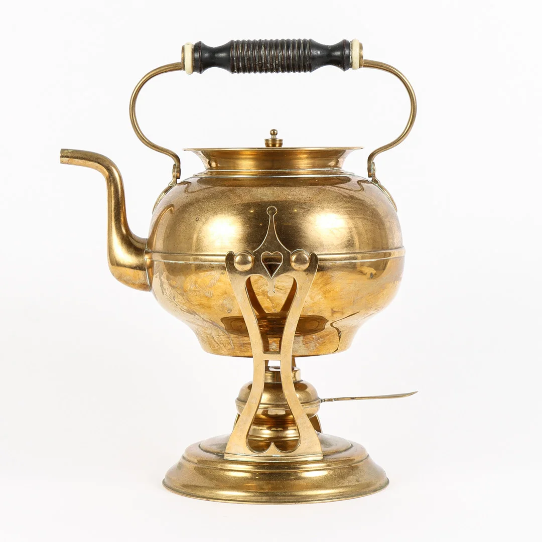 TEKÖK Mässing, N 2, Skultuna, 1900-talets mitt. — Pewter, Brass & Copper — Karlstad Hammarö Auktionsverk