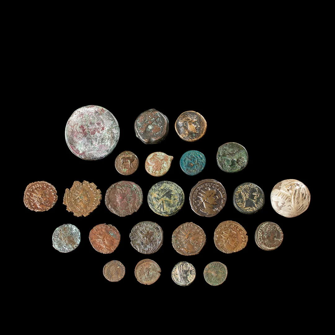BRONS och SILVERMYNT, 24 st, grekiska, hellenistiska, keltiskt och romerska, ca 400 f Kr-300 e Kr. — Coins & Banknotes — Stockholms Auktionsverk Sickla