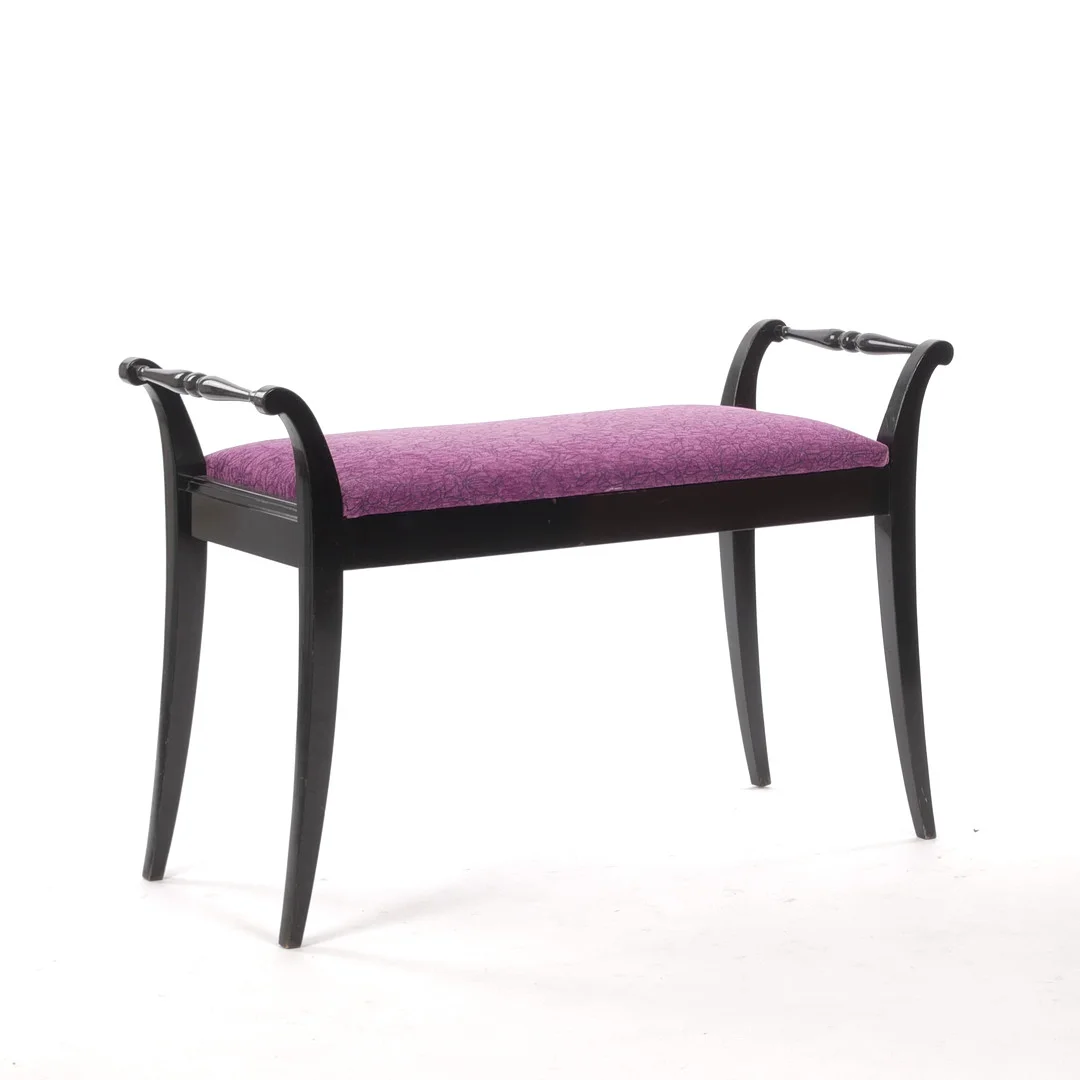 BANKETT/PIANOPALL, med förvaring, 1900-talets första hälft. — Armchairs & Chairs — Auktionsfirma Kenneth Svensson i Kalmar
