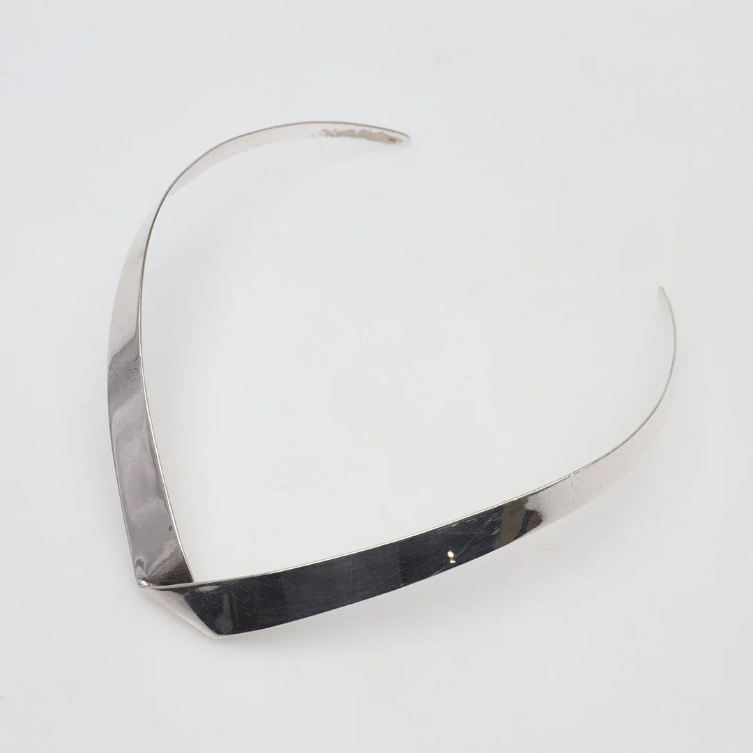 COLLIER, silver, vikt ca 33 gram. — Necklace — Borås Auktionshall