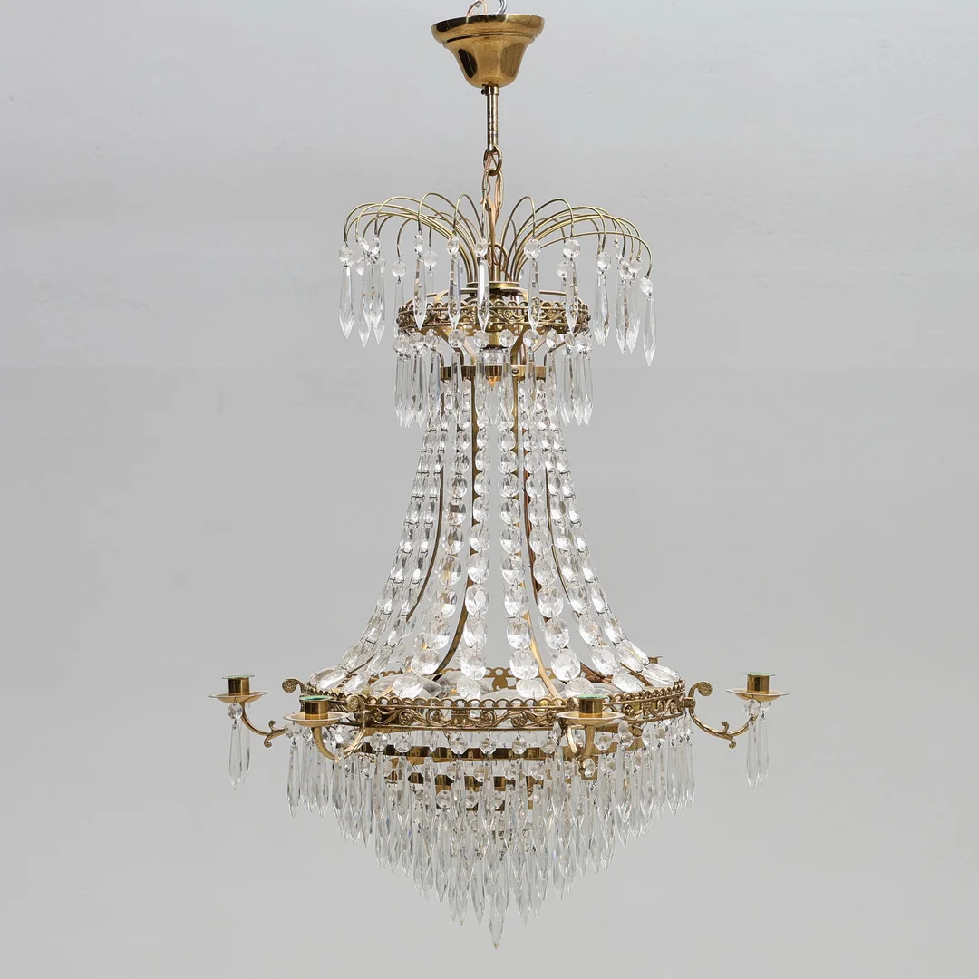 TAKKRONA. Empirstil, med prismor och 7 ljuspunkter, 6-armad, 1900-tal. — Ceiling lights — Gomér & Andersson Jönköping