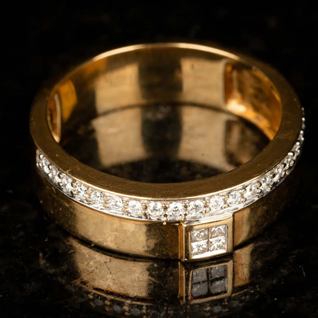 RING. 18K Guld med briljantslipade diamanter, GHA 1900-tal. — Rings — Norrlands Auktionsverk
