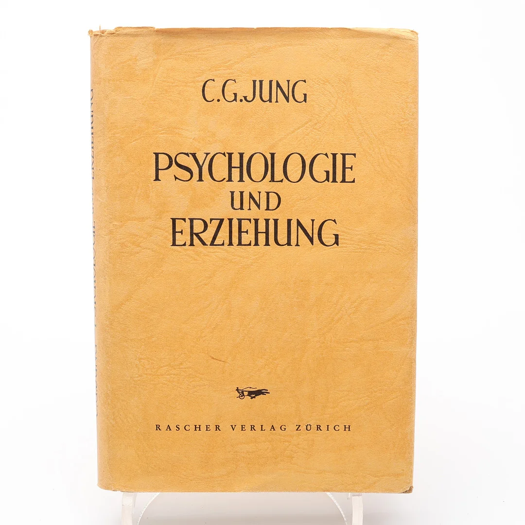PSYKOLOGI. DEN SCHWEIZISKE PSYKIATERN CARL GUSTAV JUNGS PSYCHOLOGIE UND ERZIEHUNG 1946. — Books — Crafoord Auktioner Lund